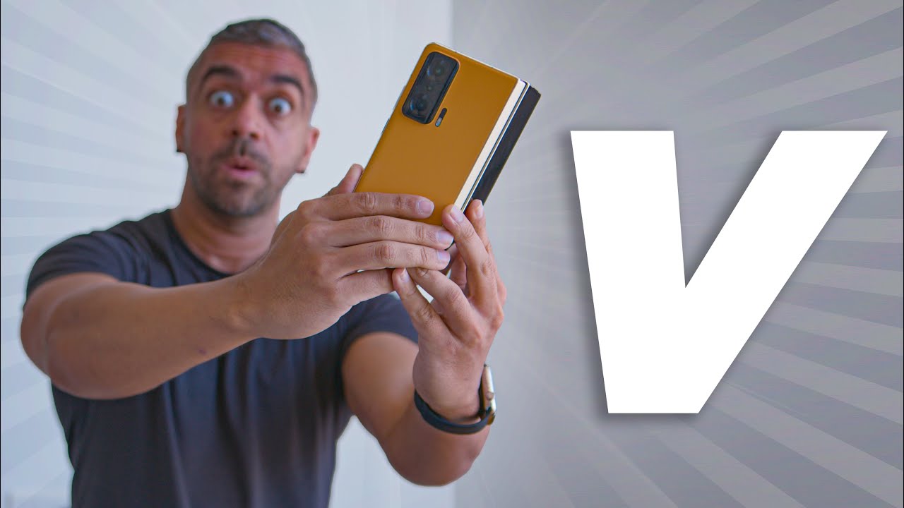 Honor's FOLDABLE Smartphone! : Honor Magic V Hands On!