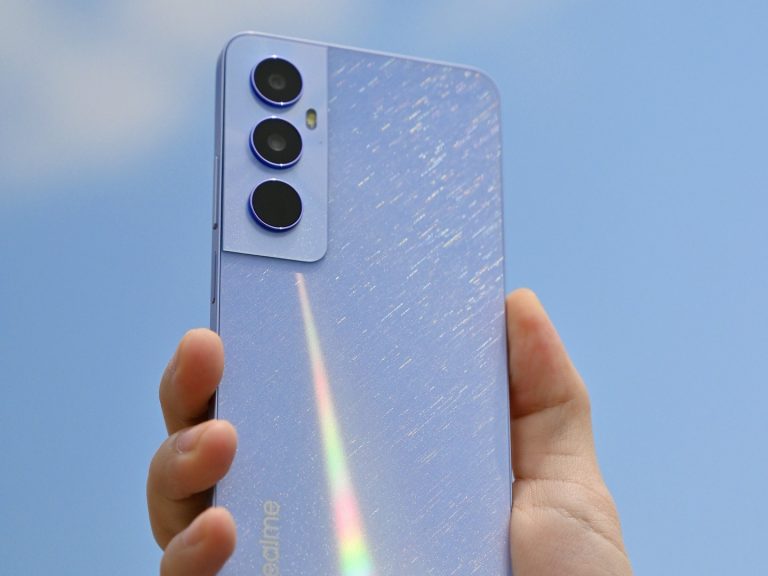 realme C65 cover