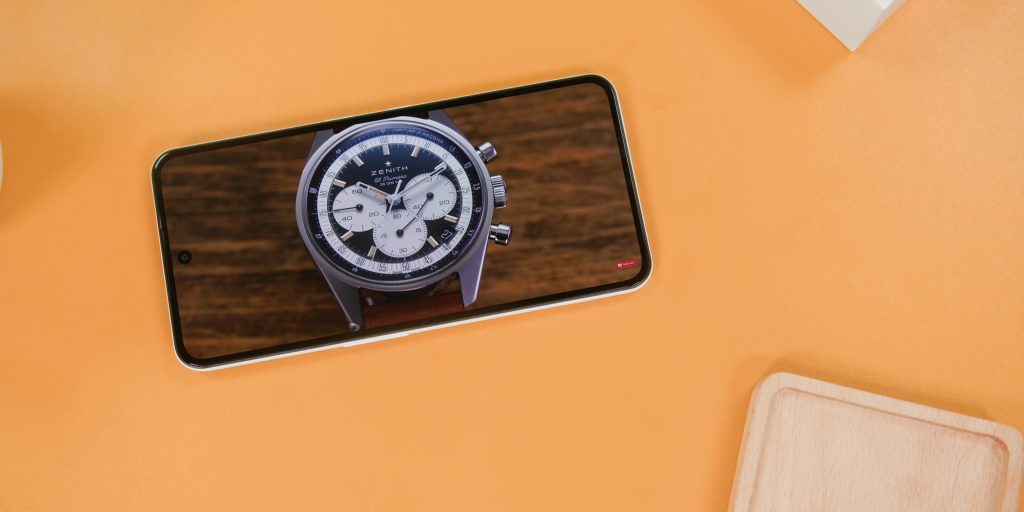 CMF Phone 2 Pro bezels