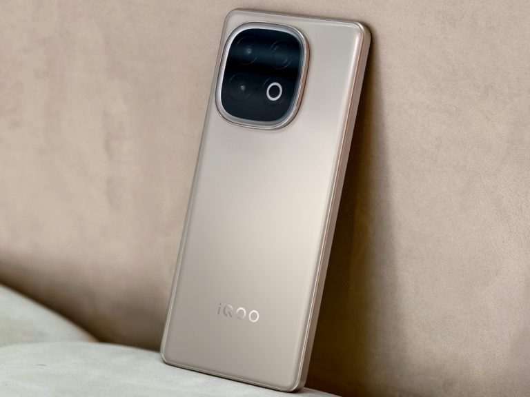 iQOO Neo 10 - Desert Gold 2