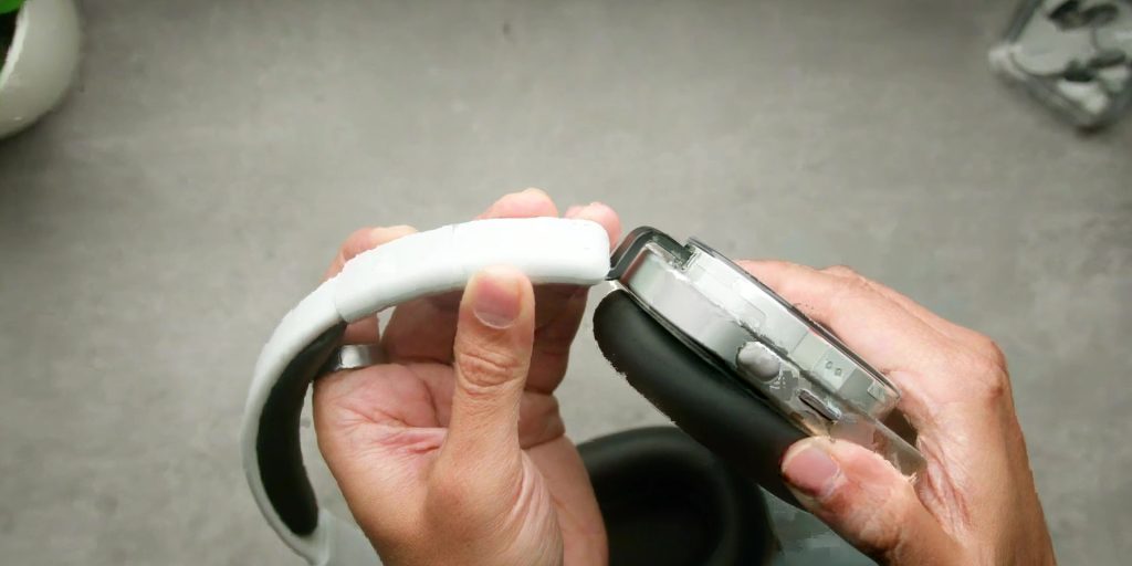 Nothing Headphone (1) Hinge