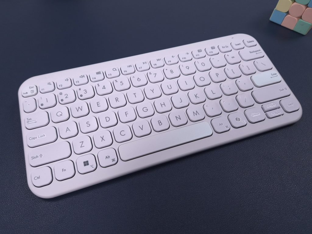ASUS Marshmallow Keyboard KW100 White Review 1