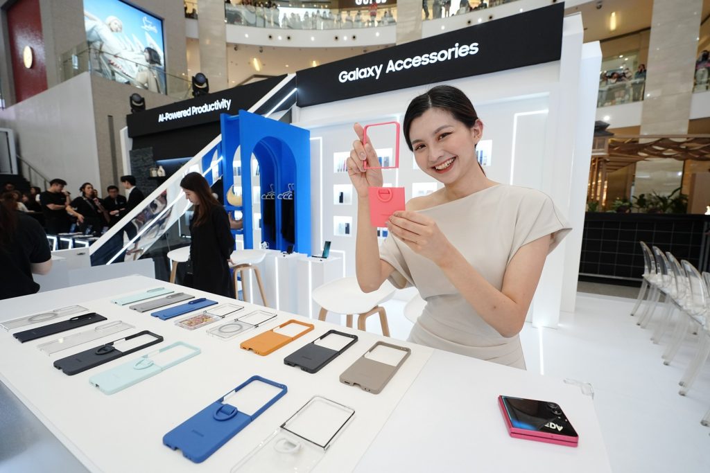 Samsung Galaxy Z Fold7 and Z Flip7 at Pavilion Kuala Lumpur Accessories