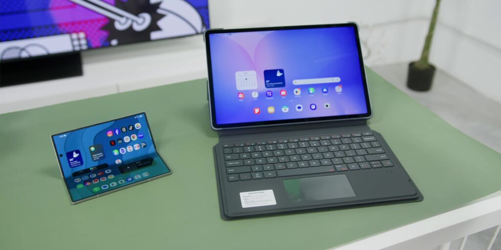 Samsung Galaxy Z Fold7 vs laptop