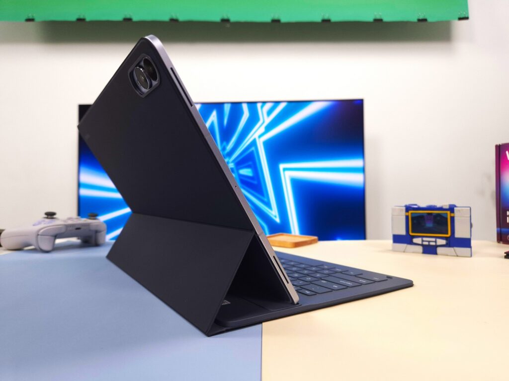 Samsung Galaxy Tab S11 Ultra Review Book Cover Keyboard