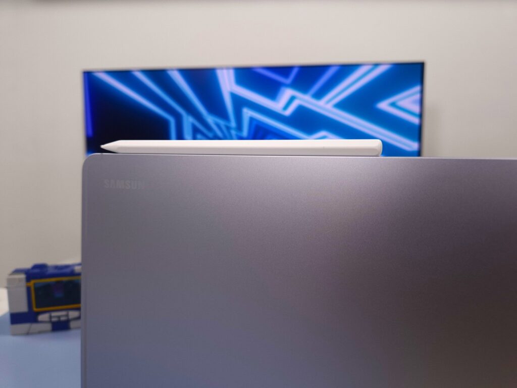 Samsung Galaxy Tab S11 Ultra Review S Pen Magnet