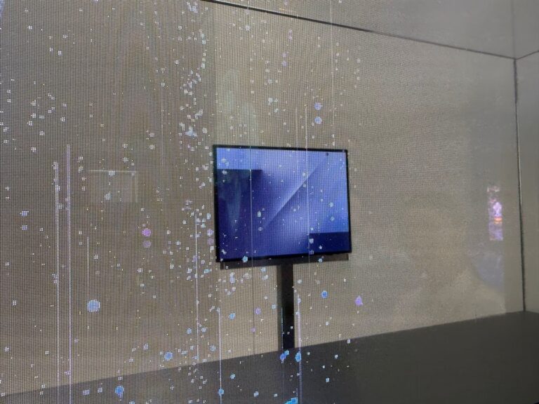 Samsung Tri-Fold Smartphone Unveiled