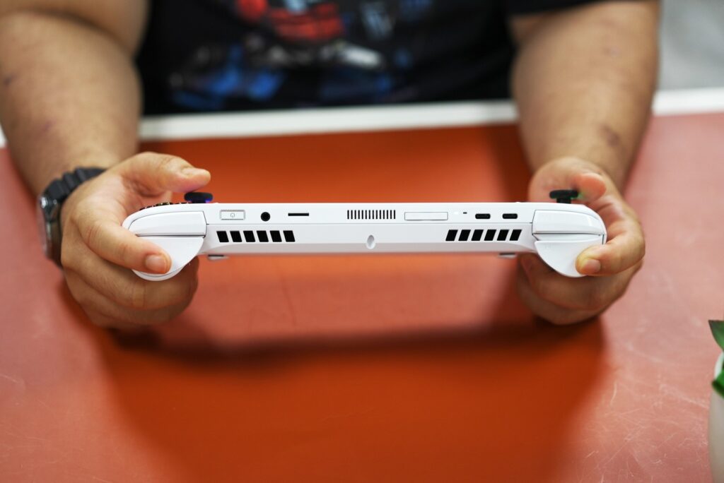 ROG Xbox Ally Review 3