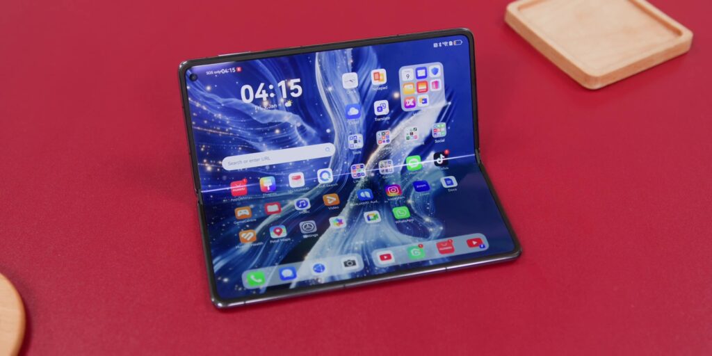 HUAWEI Mate X7: I Stopped Babying This Foldable And Was Shocked! 25 5.1 bigger screen