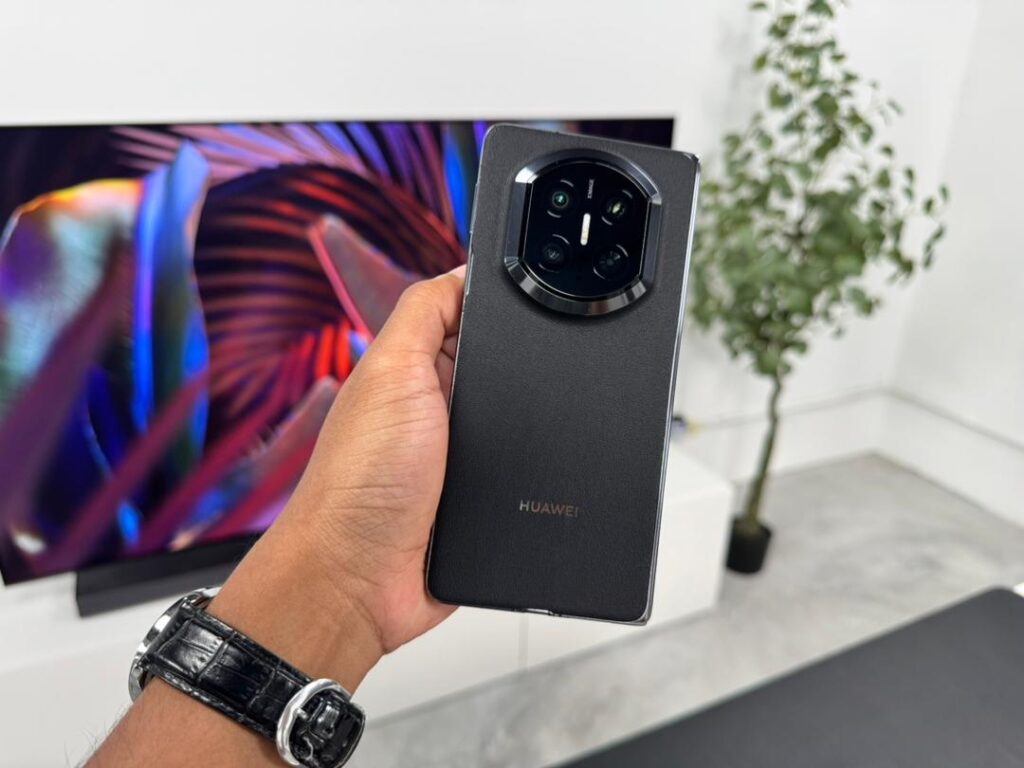 HUAWEI Mate X7 Launch Folded Back