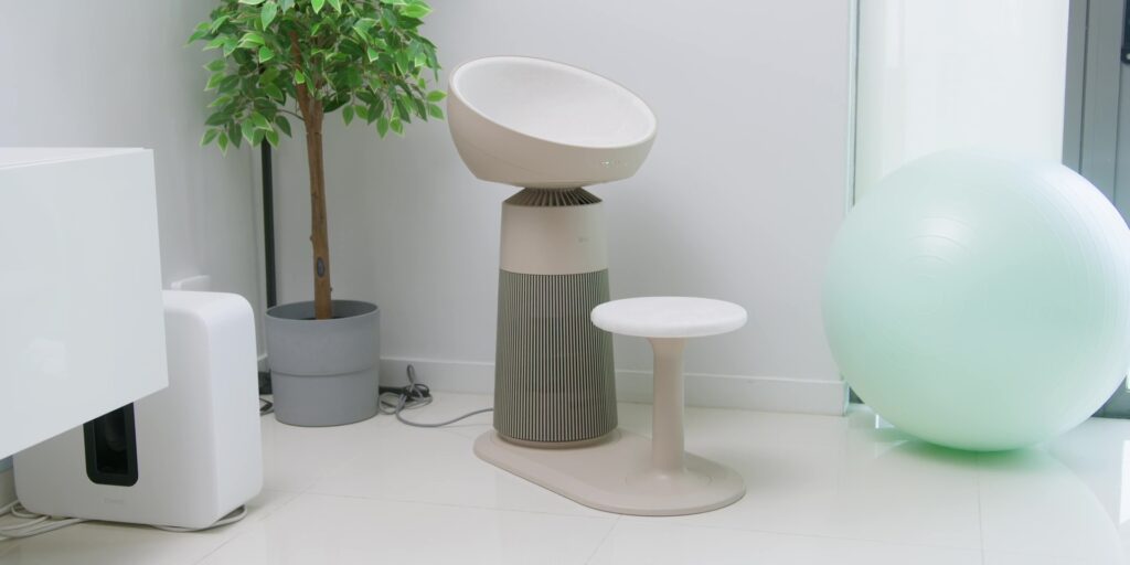 LG PuriCare™ AeroCatTower Air Purifier Review: 4-in-1 Solution! 1 1.1 LG cat tower