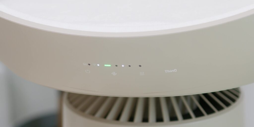 LG PuriCare™ AeroCatTower Air Purifier Review: 4-in-1 Solution! 5 1.6 light indicator