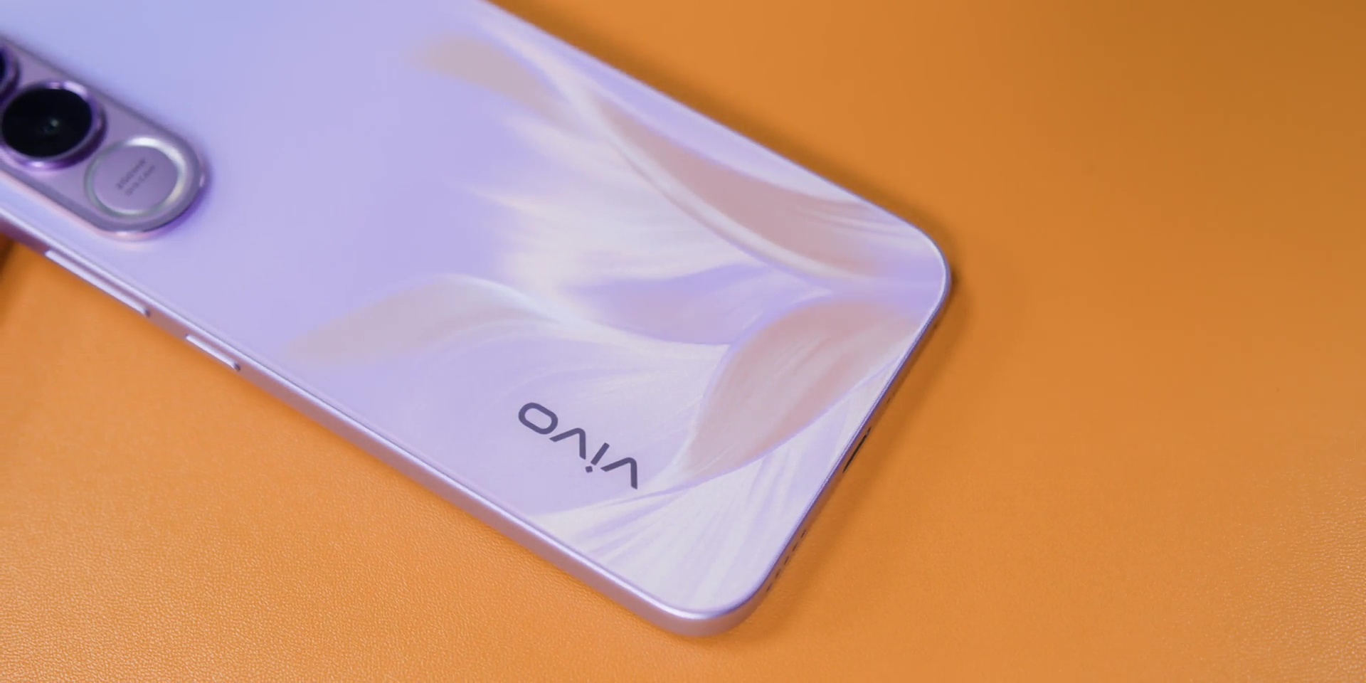 Close-up view of the vivo V70 FE industrial design and body.