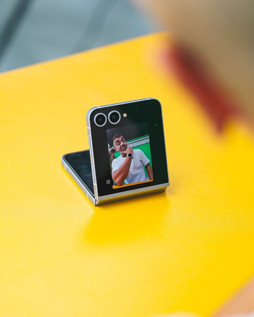 Adam Lobo Galaxy Z Flip