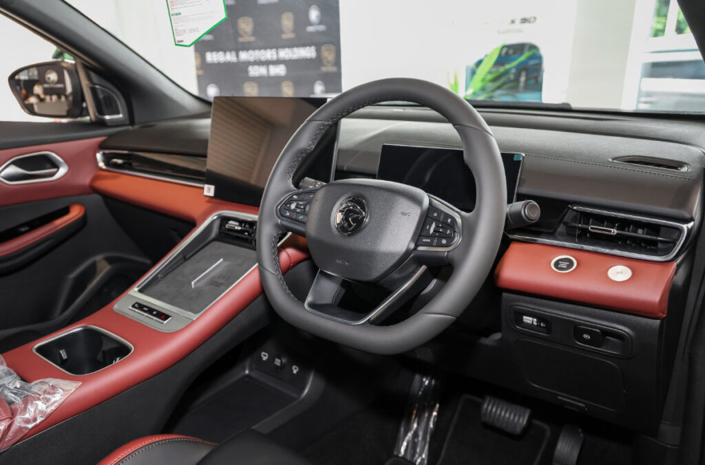 Proton X50 Quartz Black interior