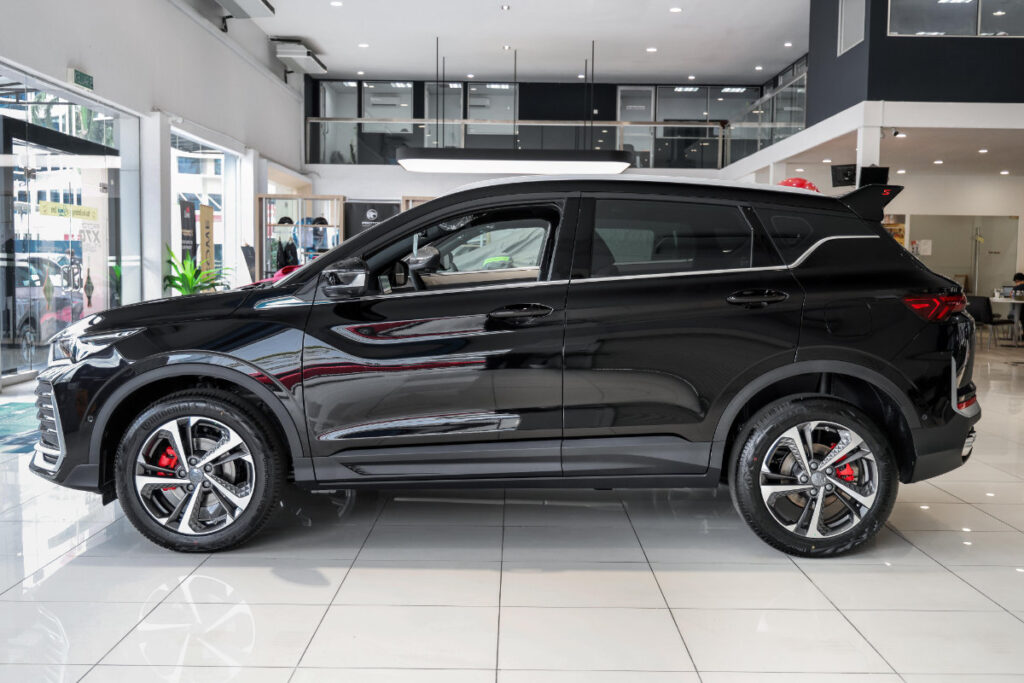 Proton X50 Quartz Black side profile