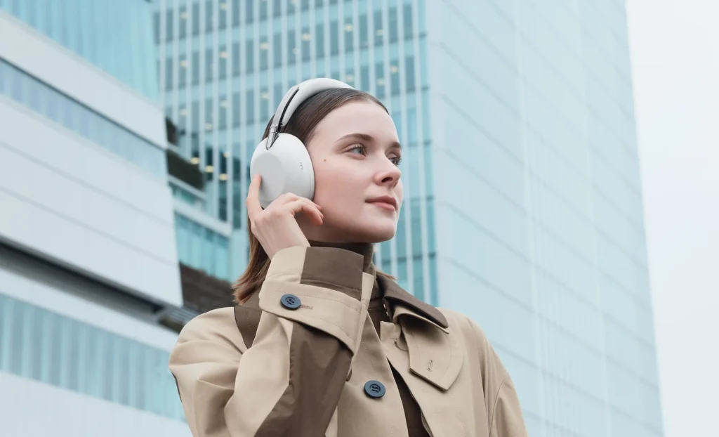 A Decade of Quiet: Sony Drops Luxury 1000X THE COLLEXION, Sandstone WH-1000XM6 in Malaysia 13 Sony 1000X THE COLLECTION touch controls