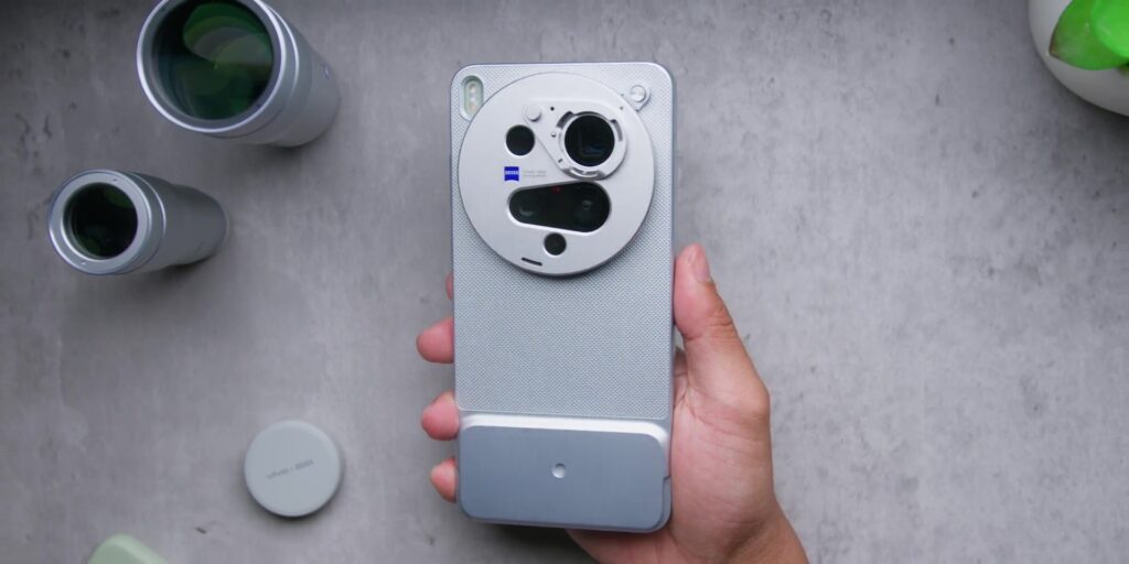 The dedicated extender protective case designed for the vivo X300 Ultra.