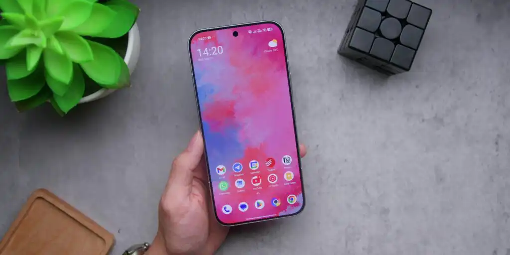 Close-up of the POCO F8 Ultra screen showing no visible scratches after three months of use.