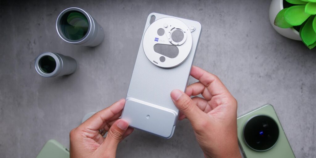 Profile view of the vivo X300 Ultra fitted with its specific extender accessory case.
