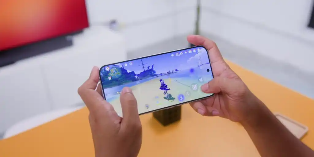 A user playing a graphically demanding mobile game on the POCO F8 Ultra.