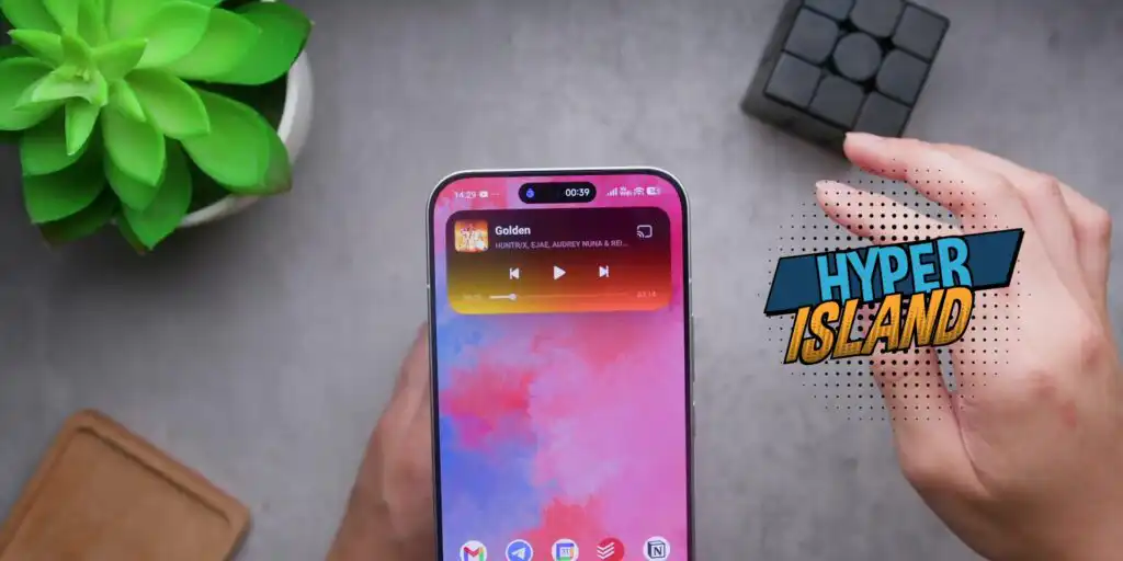 Demonstration of the HyperIsland interactive notch or software feature on the screen.