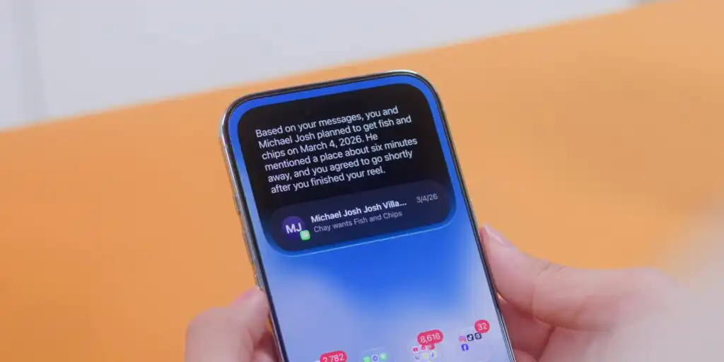 Siri AI personal context