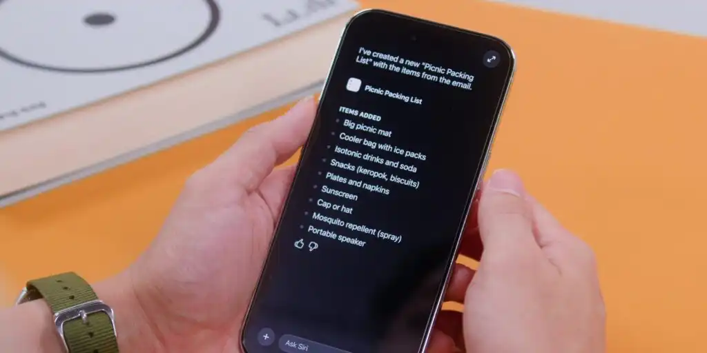 Siri AI creating a packing list