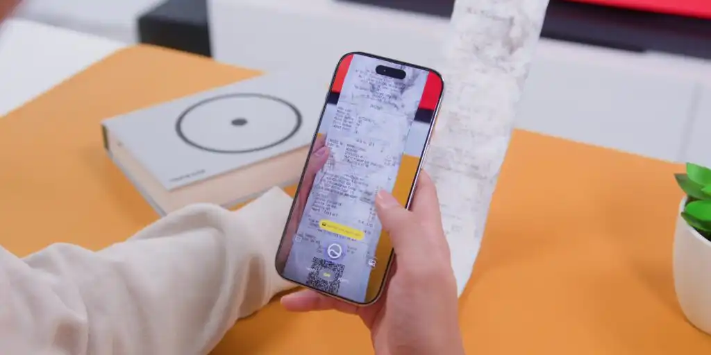 Siri AI visual intelligence splitting a bill