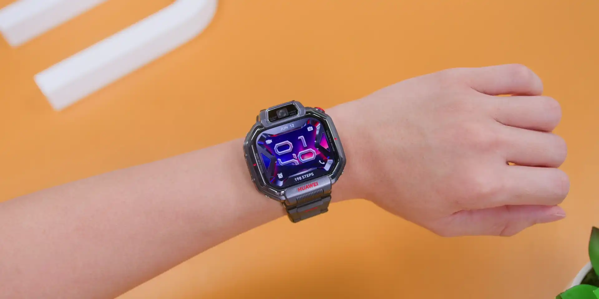 HUAWEI WATCH KIDS X1 Pro wide display