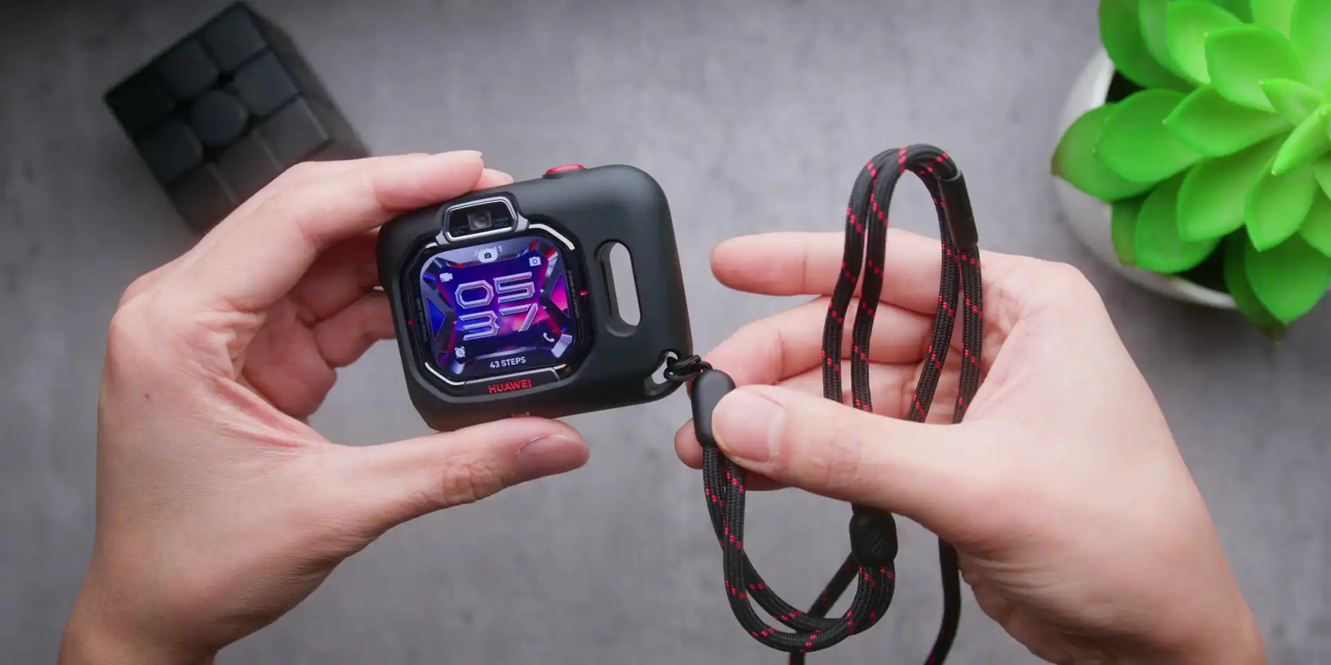 HUAWEI WATCH KIDS X1 Pro in case and lanyard