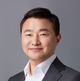 KV Samsung Mobile Galaxy Unpacked July 2026 TM Roh Editorial headshot F