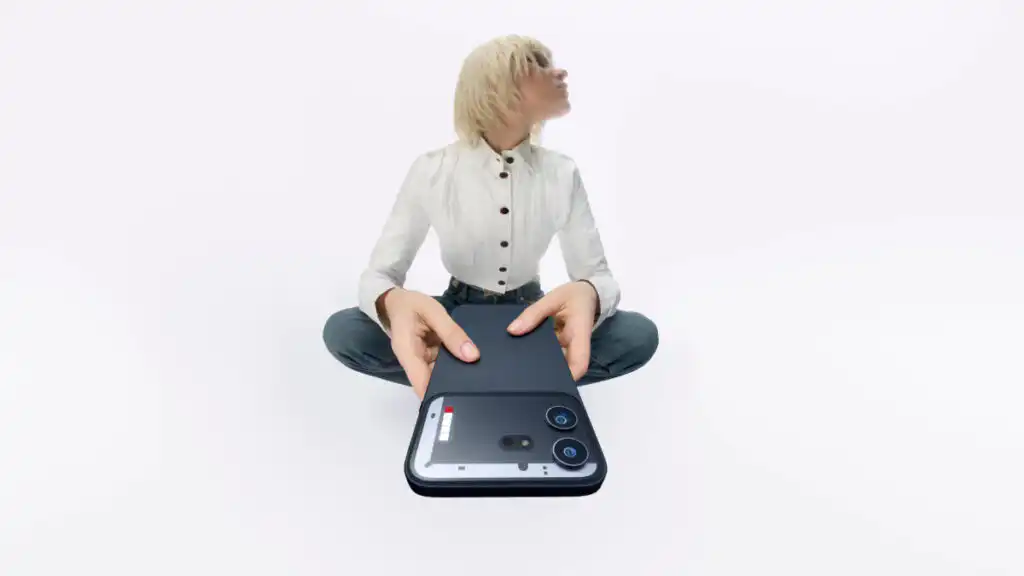 Nothing Phone (4b) Black lifestyle