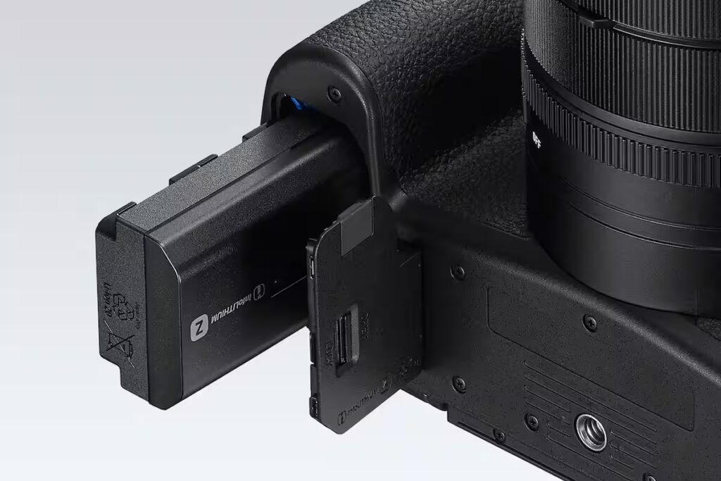 Sony RX10 V battery slot